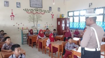 Sat Lantas Polres Pesisir Barat Tanamkan Kesadaran Tertib Lalu Lintas Sejak Dini