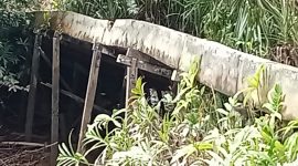 Jembatan Saka Lepu atau yang dikenal warga sebagai Jembatan Hilir di RT 01 Desa Sei Kayu, Kecamatan Kapuas Barat, Kabupaten Kapuas, Kalimantan Tengah,