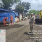 Lurah Kapuk M. Arief Budiman Monitoring Perbaikan Jalan Rusak Dijalan Kali Baru Timur