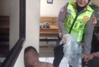 Foto Istimewa Kanit Lantas Cengkareng Polres Metro Jakarta Barat, AKP Yeni saat mengamankan pelaku begal