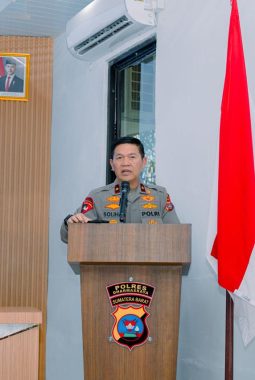 Polres Dharmasraya Terima Kunjungan dan Arahan Wakapolda Sumbar, Tekankan Soliditas dan Profesionalisme.