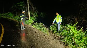 Sat Lantas Polres Pesisir Barat gerak cepat datangi lokasi kecelakaan tunggal di Pekon Tembakak