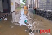 Permukiman warga di Kapuk Sawah, RT 03 RW 10, Kelurahan Kapuk, Kecamatan Cengkareng, Jakarta Barat, kembali dilanda banjir pada Jumat (23/1/2026)