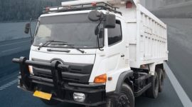 SE KDM Larang Truk Sumbu Tiga Beroperasi di Jawa Barat menimbulkan kebingungan AMDK karena memaksa pengalihan distribusi dari truk sumbu tiga ke truk sumbu dua dalam waktu singka