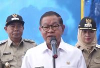 Gubernur DKI jakarta Pramono Anung saat meninju Pompa di Daan mogot (foto.Istw) 