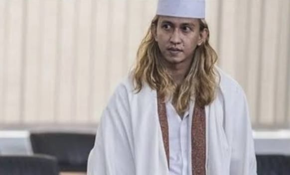 Polisi menetapkan Bahar bin Smith sebagai tersangka dalam kasus dugaan penganiayaan terhadap seorang anggota Barisan Ansor Serbaguna (Banser) Kota Tangerang.
