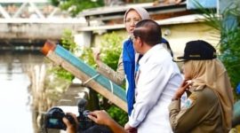 Gubernur DKI Jakarta Pramono Anung meninjau pembangunan sistem polder dan rumah pompa Daan Mogot