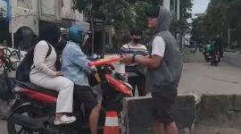 Tangkapan layar video viral Aksi Buka Barrier di kota tua Jakarta Barat (Istw.IG)