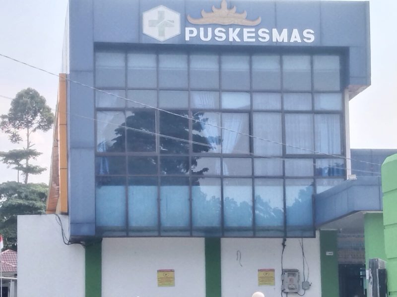UPTD Puskesmas Rawas berlokasi di Pekon Rawas, Kecamatan Pesisir Tengah, Kabupaten Pesisir Barat,