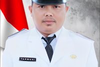 Tarwani kepala kampung yang meresmikan pasar malam