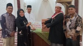 Wakil Bupati Leli Arni memimpin langsung Tim II Safari Ramadhan Pemerintah Kabupaten Dharmasraya dalam kunjungan perdana ke Masjid Jamik, Nagari Timpeh, Kecamatan Timpeh, Senin (23/2/2026).