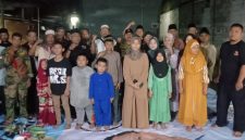 Kegiatan santunan anak yatim piatu yang dirangkaikan dengan buka puasa bersama digelar di wilayah Koang RT 02/05, Kelurahan Pegadungan, Kecamatan Kalideres, Jakarta Barat, dalam rangka mengisi bulan suci Ramadan 