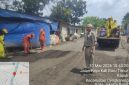 Lurah Kapuk M. Arief Budiman Monitoring Perbaikan Jalan Rusak Dijalan Kali Baru Timur