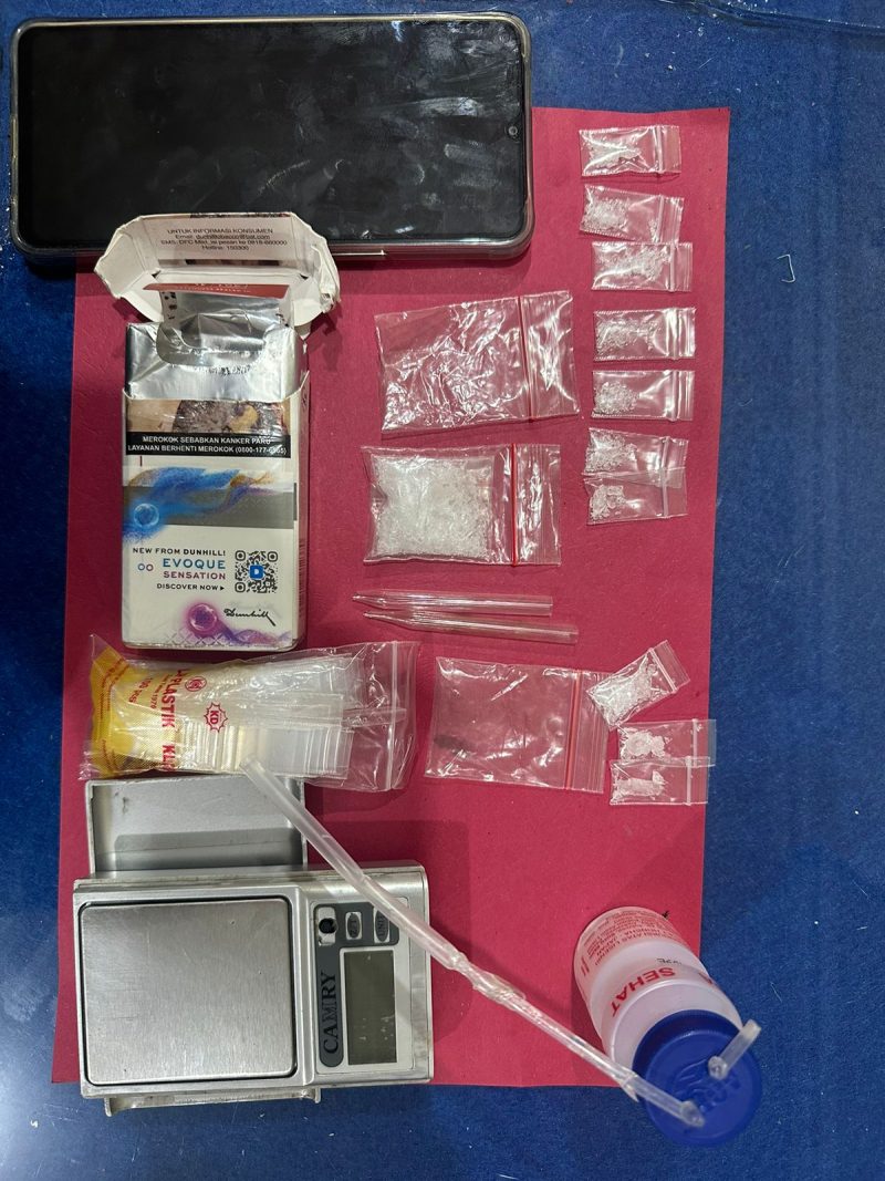 Satresnarkoba Polres Dharmasraya Tangkap Petani Pemilik Sabu di Sikabau