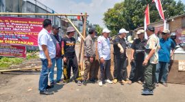 Jalan Tanggul Timur Kapuk Ditutup Permanen oleh Ahli Waris, Tuntut Penyelesaian Status Lahan 45 Tahun Belum Dibayar