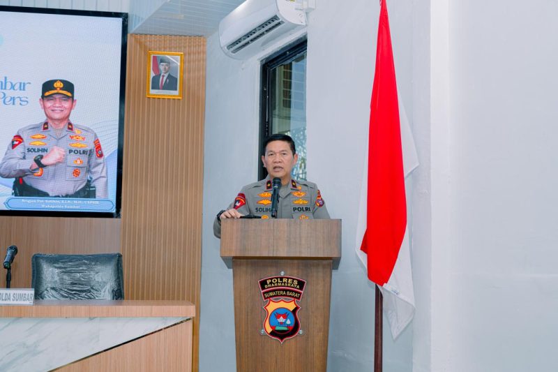 Polres Dharmasraya Terima Kunjungan dan Arahan Wakapolda Sumbar, Tekankan Soliditas dan Profesionalisme.