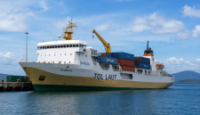Distribusi logistik melalui Program Tol Laut terus menjadi perhatian berbagai pihak, khususnya terkait mekanisme pembagian kuota kontainer pada rute Surabaya–Sangihe.