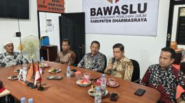 Bawaslu Kabupaten Dharmasraya resmi menjalin kerja sama strategis dengan Musyawarah Kerja Kepala Sekolah (MKKS) serta kepala sekolah SMA dan SMK se-Kabupaten Dharmasraya.