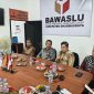 Bawaslu Kabupaten Dharmasraya resmi menjalin kerja sama strategis dengan Musyawarah Kerja Kepala Sekolah (MKKS) serta kepala sekolah SMA dan SMK se-Kabupaten Dharmasraya.