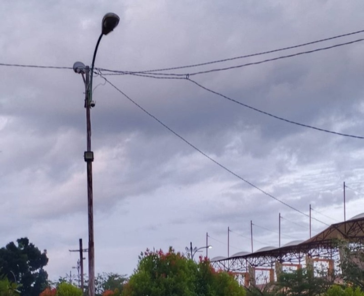 Foto Lampu PJU yang padam di Desa Bereng (Dok.Tikampost/Romi)