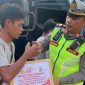 Polres Way Kanan, Polda Lampung, menggelar bakti sosial dengan menyalurkan 135 paket sembako kepada para pekerja sektor transportasi