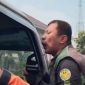 Driver Ojol Histeris sepeda motornya diangkut Dishub 