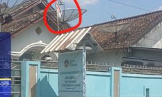 Bendera Merah Putih Sobek dan Kusam Masih Berkibar di Depan Kantor SPPG, Warga Soroti Kurangnya Perawatan