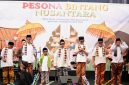 Siswa Sekolah Khusus Spectrum Bintaro menampilkan pertunjukan budaya Nusantara dalam acara Open House dan Pentas Seni 