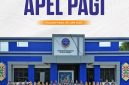 ASN dan PPPK KSOP Kelas IV Pulang Pisau berfoto bersama usai Apel Pagi Gabungan di halaman kantor KSOP, Senin (8/6/2026). Kegiatan yang dirangkaikan dengan penyaluran bantuan sosial tersebut menjadi sarana penguatan nilai integritas, loyalitas, tanggung jawab, serta kepedulian sosial dalam mendukung pelayanan publik.