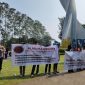 Massa dari Aliansi Masyarakat Madani Tangerang Libas Mafia (Almamater Lima) menggelar aksi unjuk rasa di kawasan Taman Potret, Kota Tangerang, Jumat (19/6/2026). Dalam aksi tersebut, mereka mendesak Manajemen TangCity dan Pemkot Tangerang memberikan klarifikasi terkait perbedaan data luas lahan Ruang Terbuka Hijau (RTH) Taman Potret eks Terminal Cikokol. Foto: Istimewa.