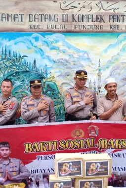 BHARTI SOSIAL HARI BHAYANGKARA KE-80, POLRES DHARMASRAYA SALURKAN BANSOS KE PANTI ASUHAN PONPES PEMBANGUNAN PULAU PUNJUNG