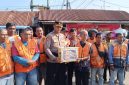Polres Dharmasraya, Hari Bhayangkara 80, Bhakti Sosial, Bansos, Komunitas Ojek, Ojek Pulau Punjung, Kapolres Dharmasraya, Polda Sumbar, Pulau Punjung, Sembako, Polri Peduli, Berbagi Untuk Sesama,