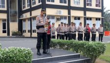Kapolres menyampaikan bahwa Commander Wish Kapolda Sumatera Barat merupakan pedoman yang harus dipahami dan diimplementasikan oleh seluruh anggota Polri sebagai arah kebijakan dalam mewujudkan institusi kepolisian yang profesional, berintegritas, humanis, dan semakin dipercaya masyarakat.