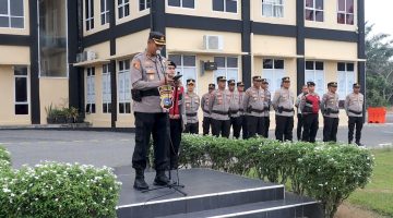 Kapolres menyampaikan bahwa Commander Wish Kapolda Sumatera Barat merupakan pedoman yang harus dipahami dan diimplementasikan oleh seluruh anggota Polri sebagai arah kebijakan dalam mewujudkan institusi kepolisian yang profesional, berintegritas, humanis, dan semakin dipercaya masyarakat.