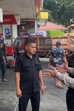 Satlantas Polres Dharmasraya Intensif Patroli SPBU, Antisipasi Kemacetan Akibat Antrean Truk