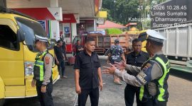 Satlantas Polres Dharmasraya mengintensifkan patroli ke sejumlah Stasiun Pengisian Bahan Bakar Umum (SPBU) di wilayah Kabupaten Dharmasraya guna mengantisipasi kemacetan yang disebabkan antrean kendaraan, khususnya truk yang mengisi bahan bakar minyak (BBM) bersubsidi jenis solar.