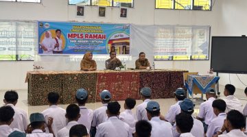 Satlantas Polres Dharmasraya menggelar kegiatan sosialisasi dan edukasi di sejumlah sekolah di Kabupaten Dharmasraya
