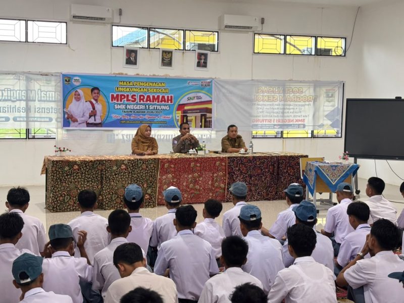 Satlantas Polres Dharmasraya menggelar kegiatan sosialisasi dan edukasi di sejumlah sekolah di Kabupaten Dharmasraya