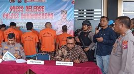 Satuan Reserse Narkoba (Satresnarkoba) Polres Dharmasraya mengamankan seorang pemuda berinisial ARR (22) terkait dugaan tindak pidana penyalahgunaan narkotika