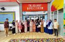 Upaya meningkatkan kualitas pendidikan bagi anak berkebutuhan khusus terus dilakukan. Senin (13/7/2026), jajaran guru dan manajemen Sekolah Alam Bintaro melakukan studi banding ke Sekolah Khusus Spectrum guna mempelajari sistem pembelajaran serta layanan terapi terpadu bagi anak berkebutuhan khusus (ABK).