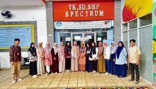 Upaya meningkatkan kualitas pendidikan bagi anak berkebutuhan khusus terus dilakukan. Senin (13/7/2026), jajaran guru dan manajemen Sekolah Alam Bintaro melakukan studi banding ke Sekolah Khusus Spectrum guna mempelajari sistem pembelajaran serta layanan terapi terpadu bagi anak berkebutuhan khusus (ABK).