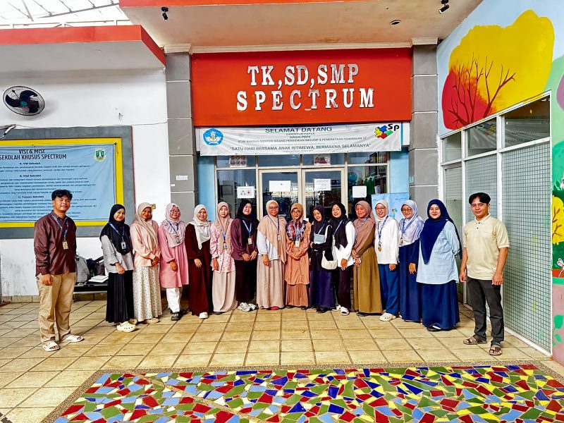Upaya meningkatkan kualitas pendidikan bagi anak berkebutuhan khusus terus dilakukan. Senin (13/7/2026), jajaran guru dan manajemen Sekolah Alam Bintaro melakukan studi banding ke Sekolah Khusus Spectrum guna mempelajari sistem pembelajaran serta layanan terapi terpadu bagi anak berkebutuhan khusus (ABK).