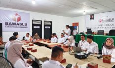 Bawaslu Dharmasraya Gelar Rapat Pengelolaan Kehumasan, Perkuat Sinergi Bersama Kominfo dan Media Massa