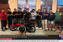 Keterangan: Terduga pelaku curanmor berinisial AY alias Sindo (22) diamankan Tim URC Alang Bateh Satreskrim Polres Dharmasraya bersama personel Opsnal Polsek Sungai Rumbai. Dalam pengungkapan tersebut, petugas turut mengamankan barang bukti satu unit sepeda motor Honda Sonic warna merah hitam.