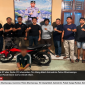 Keterangan: Terduga pelaku curanmor berinisial AY alias Sindo (22) diamankan Tim URC Alang Bateh Satreskrim Polres Dharmasraya bersama personel Opsnal Polsek Sungai Rumbai. Dalam pengungkapan tersebut, petugas turut mengamankan barang bukti satu unit sepeda motor Honda Sonic warna merah hitam.