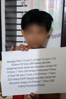 Dua Terduga Pengedar Sabu Ditangkap di Dharmasraya, Polisi Sita Dua Paket Diduga Sabu dan Bukti Transfer