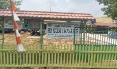 Oknum Kepala SMA Negeri 1 Kapuas Hilir Diduga Menghindari Wartawan, Awak Media Soroti Sikap Sulit Dikonfirmasi