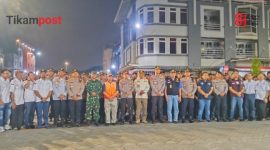 Polres Jakbar Gelar Apel Cipkon Bersama TNI dan Warga di Cengkareng (Foto.Tikampost.id/Kobra)