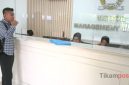 Yandri Nalle, pimpinan Timpost.id asal Rote Ndao, mengecam pernyataan anggota DPRD Kabupaten Tangerang Bimo Mahfudz Fudianto terkait Camat Kresek Eka Fathussidki. Yandri meminta kritik terhadap pemerintah disampaikan berdasarkan data dan fakta.