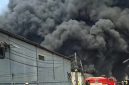 Foto tangkapan layar Tiga Gudang di Sentra Kosambi, kabupaten Tangerang terbakar